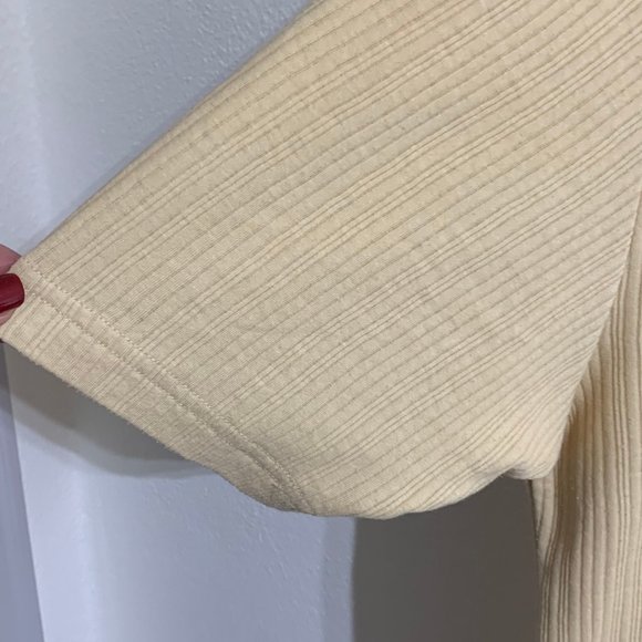 (T38) Crazy Horse, Claiborne Co. Men's 2XL Yellow Polo V-neck - Picture 4 of 6